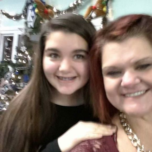 Meet your Posher, April - Picture 1 of 1