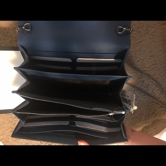 Aurhentic Gucci wallet on chain - Picture 4 of 5
