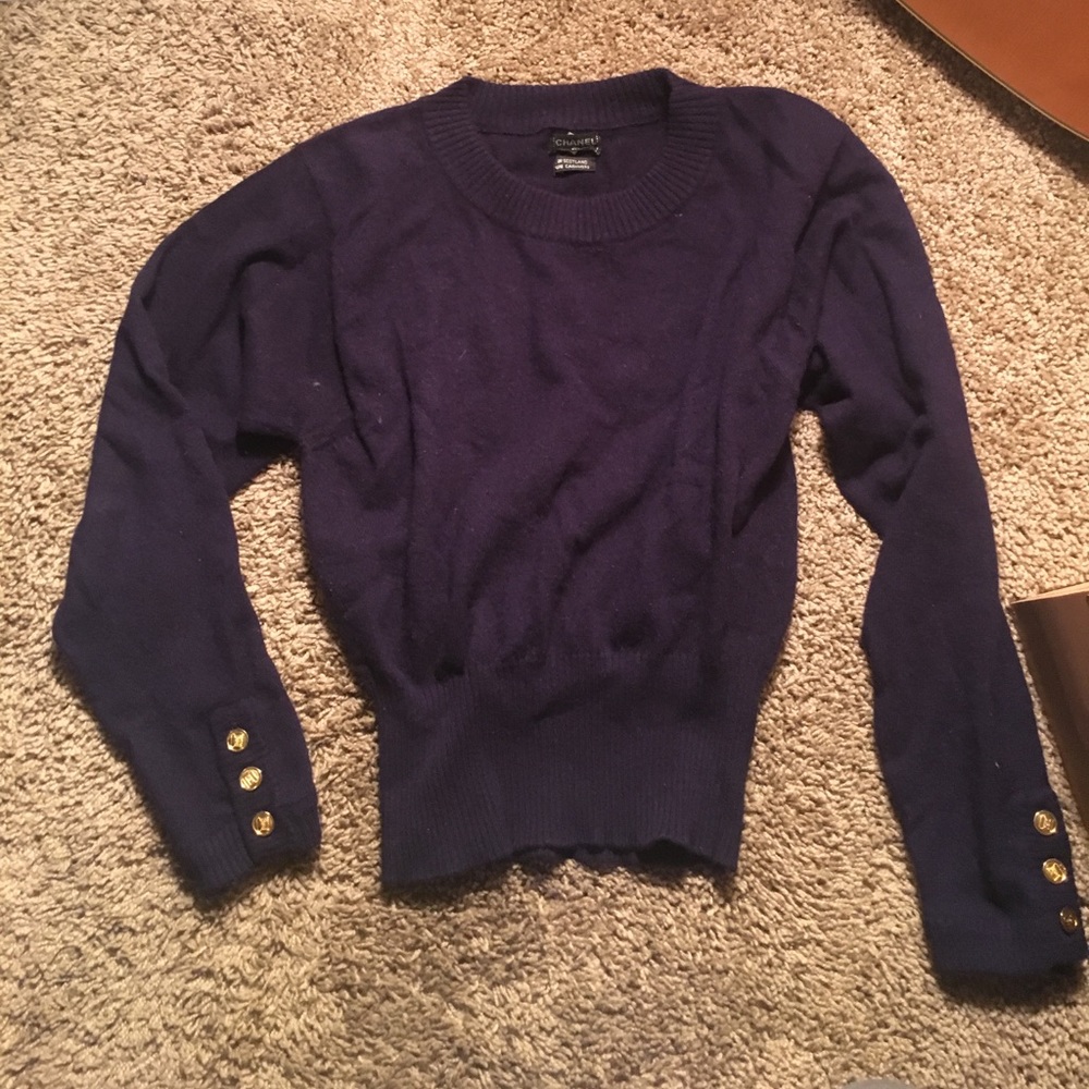 Chanel crew neck cashmere sweater