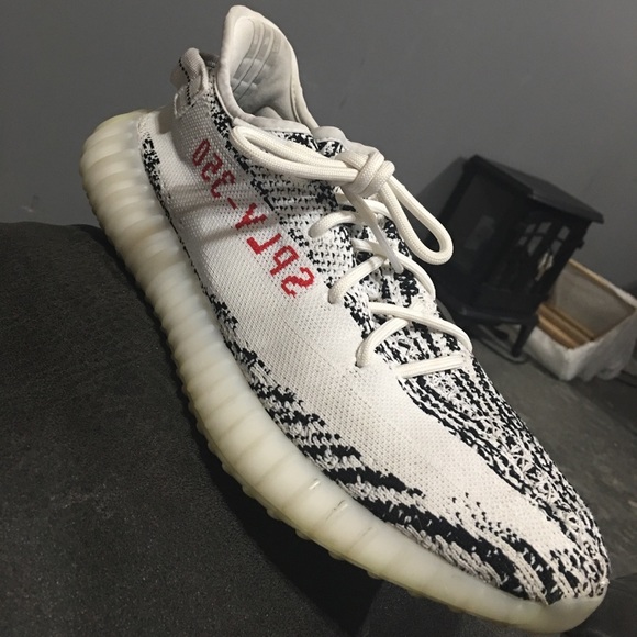 Yeezy - Picture 2 of 4