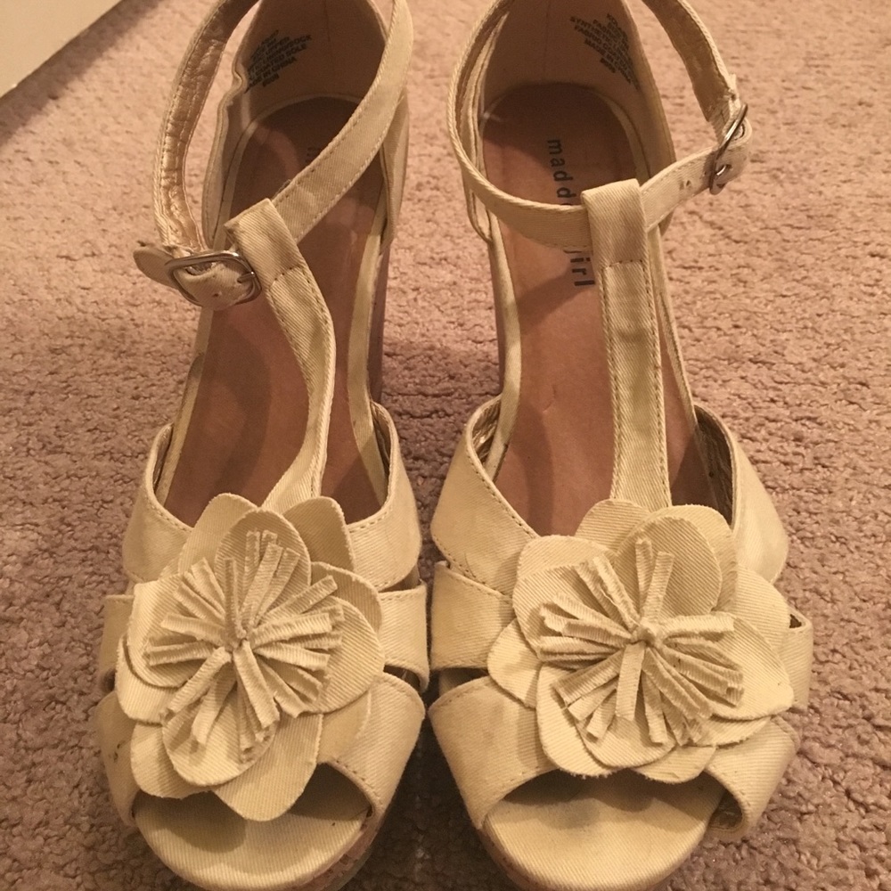 💫 Burlap Flower Wedge 💫