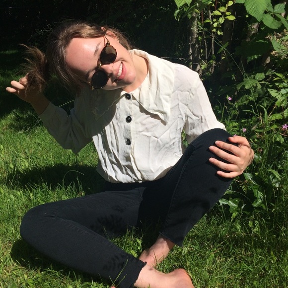 Meet your Posher, Krystal - Picture 2 of 3