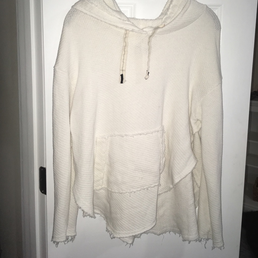 Cream pullover