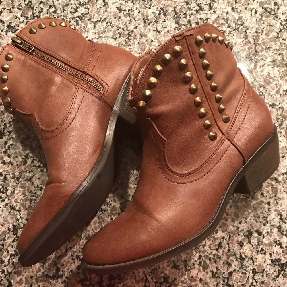 ❌SOLD❌Brown Studded Ankle Booties