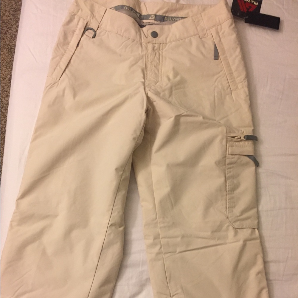 Allyance Women's waterproofed snowboard/ski pants