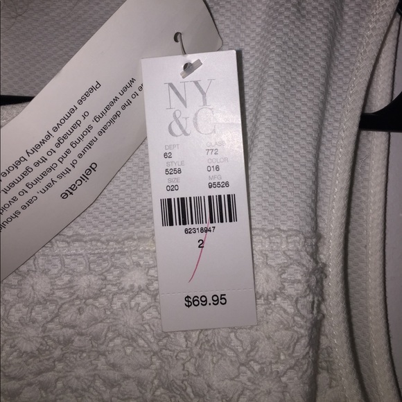 NY&CO size 2 dress GREAT FOR HOLIDAY PICTURES - Picture 4 of 4