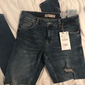 NWT Zara distressed jeans
