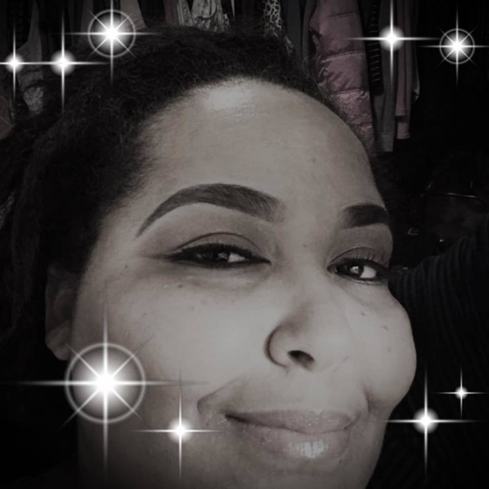 Meet your Posher, Adrienne