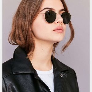 Round Metal Ray Bans.