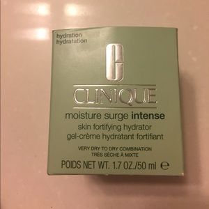 Clinique Moisture surge intense hydrator