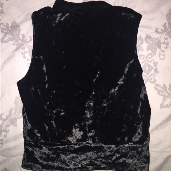 🖤 crushed velvet twisted front crop top - Picture 6 of 6