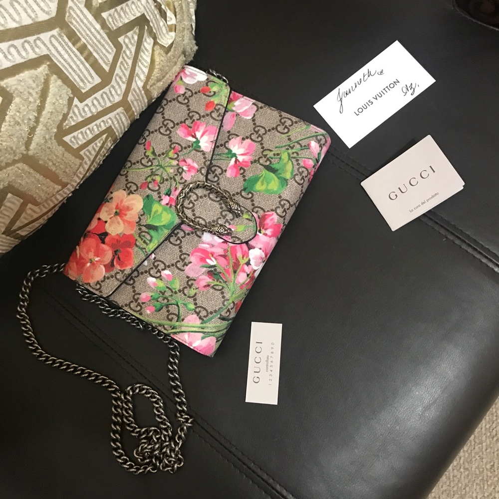 SOLD🌺Auth Gucci Dionysus Blooms mini chain Bag