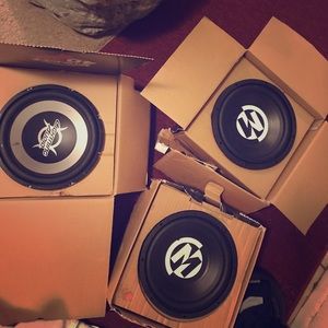 Memphis Speakers 10s.... 65$ an all 3 are yours