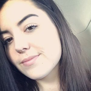 Meet your Posher, Alayna