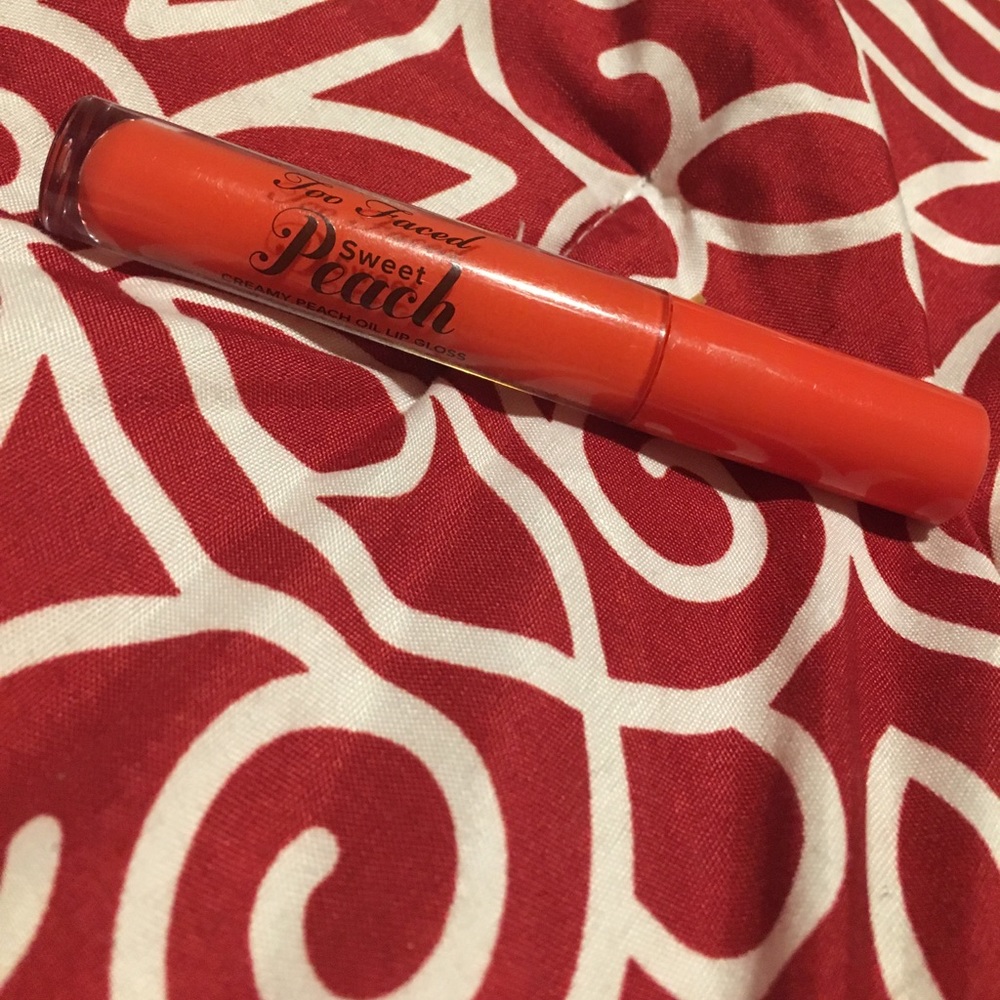 Too faced sweet peach creamy peach oil Lee lipglos