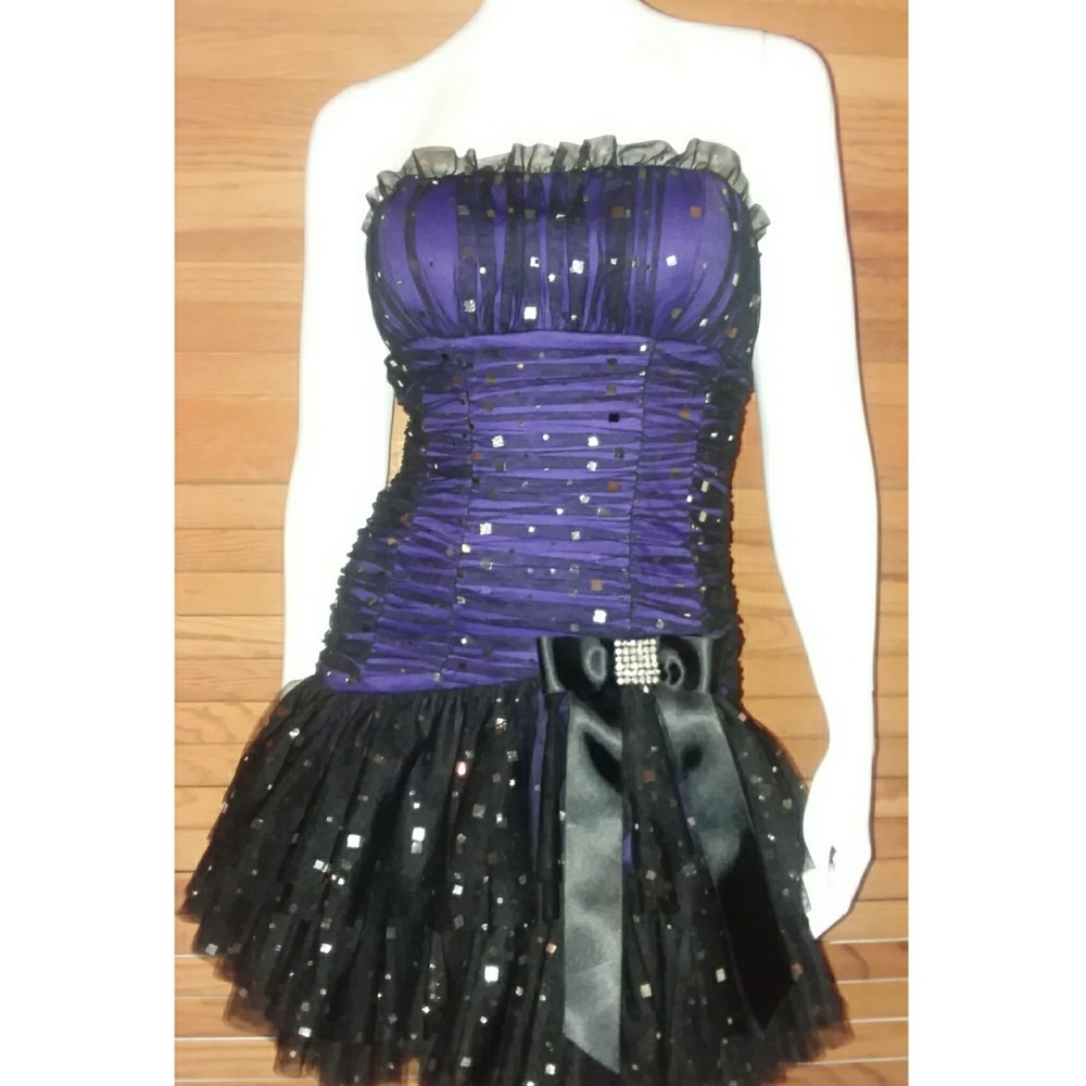 Sz 3 strapless purple & black formal by Blondie