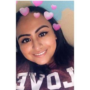 Meet your Posher, Cecilia