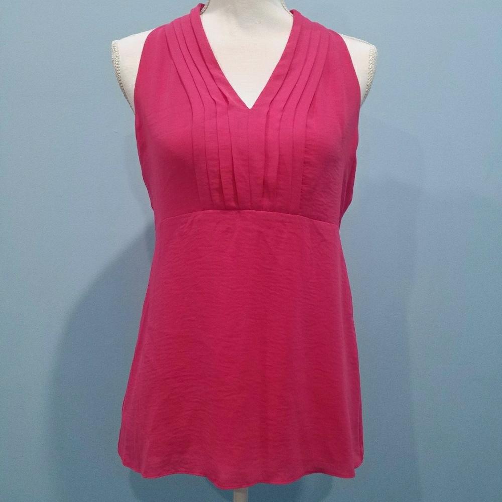 NWOT Banana Republic pleated v-neck sleeveless top