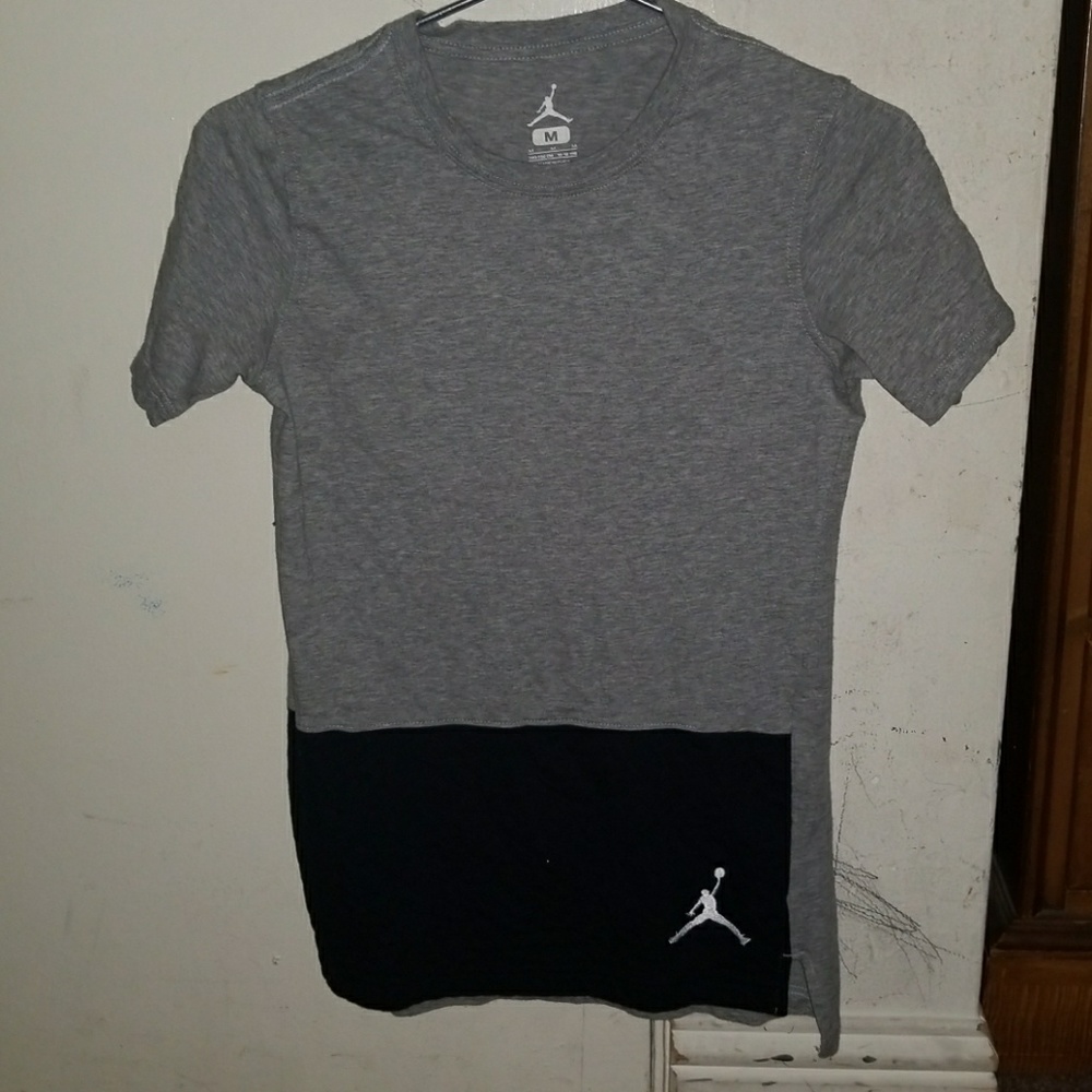 Jordan colorblock Black/grey t-shirt youth medium