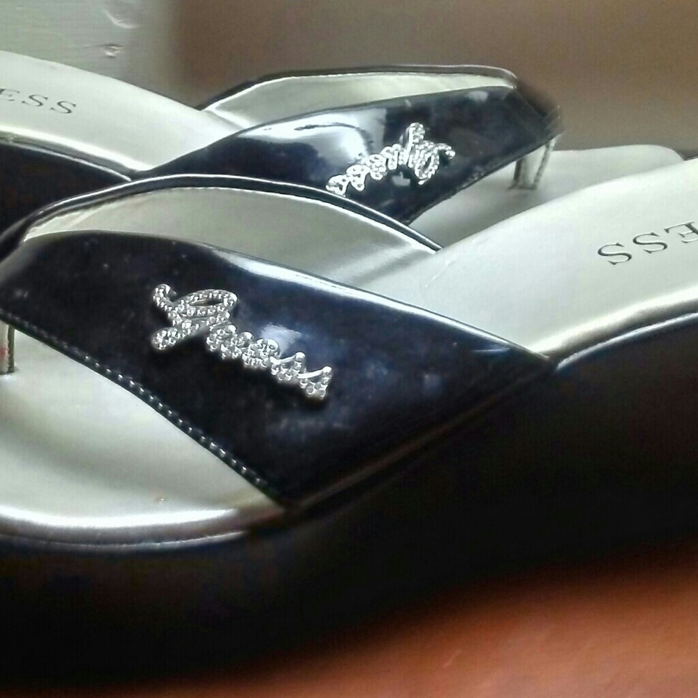 Guess Platform Thong/Sandals