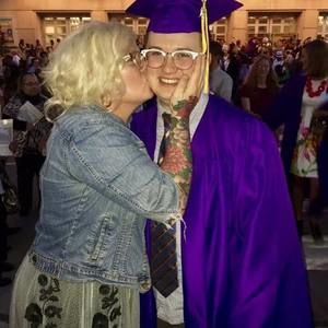 Meet your Posher, Fara