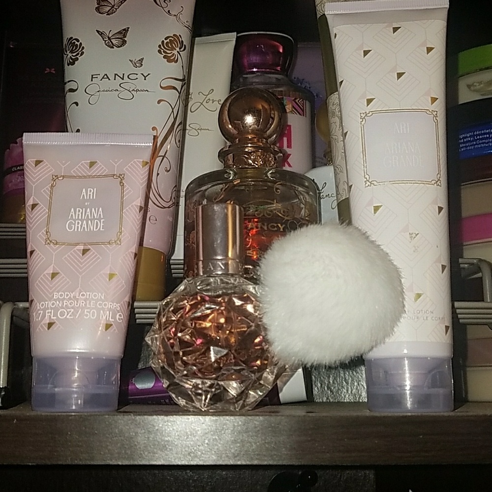 Ari by Ariana Grande perfume and 2 lotions