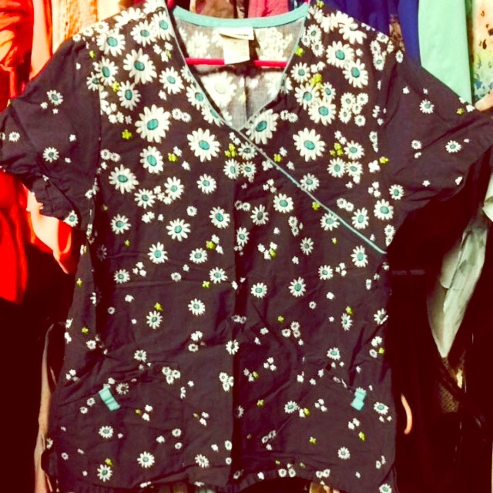 Scrub top