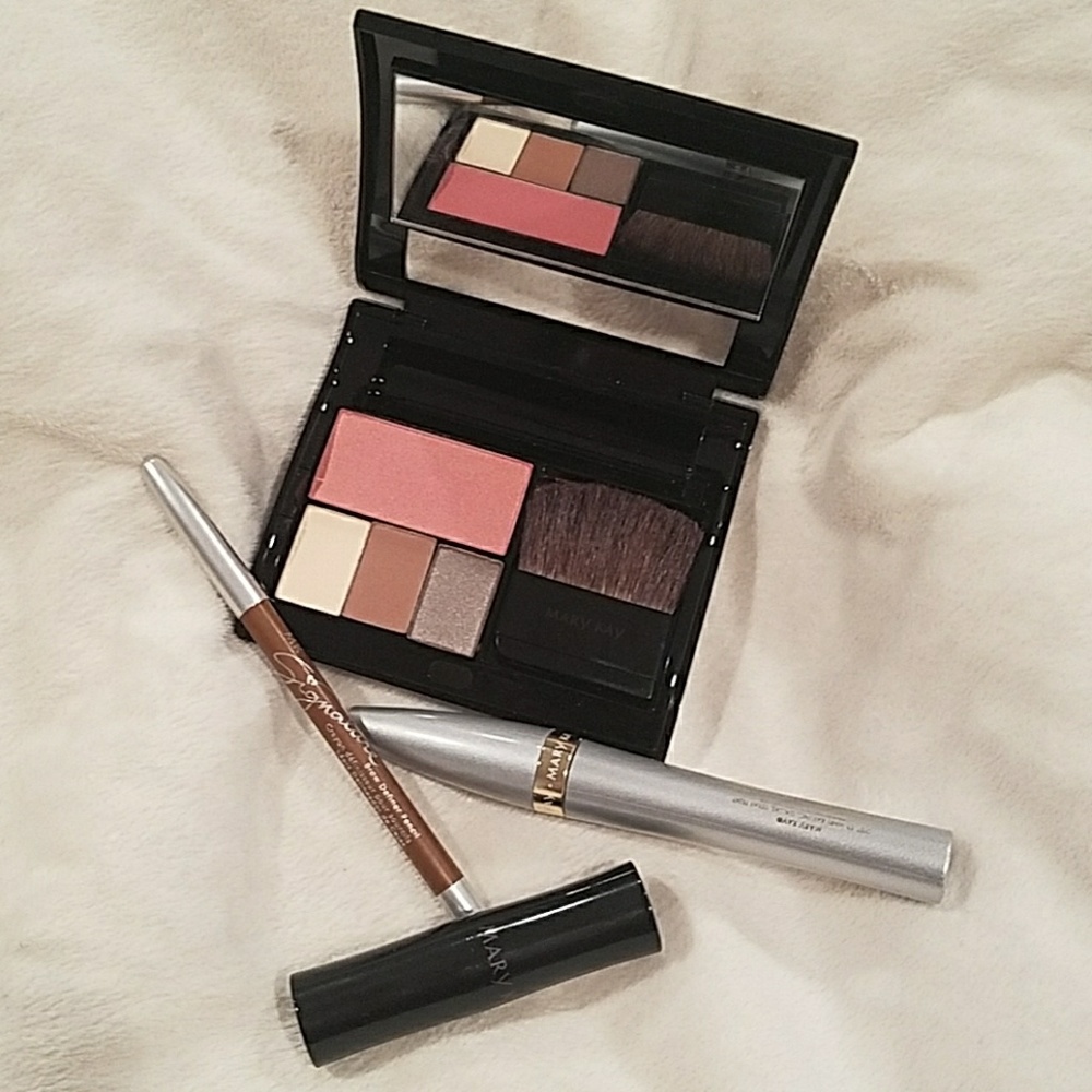 NWOT Mary Kay Makeup bundle