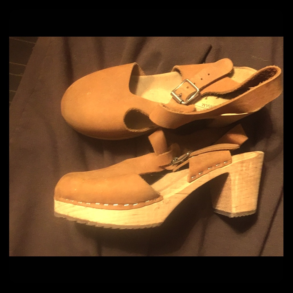 Lotta's wooden clog