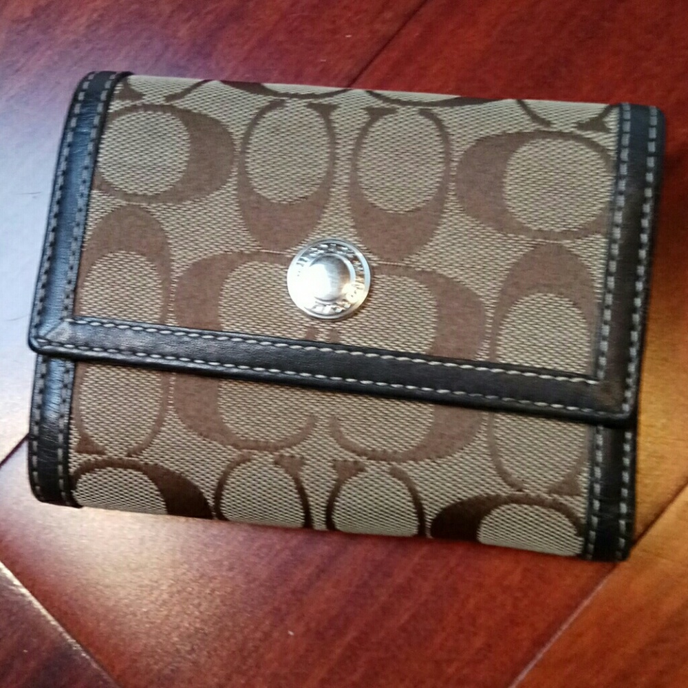 coach typical wallet