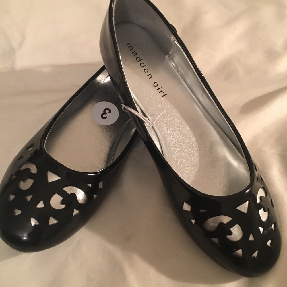 Girls dress shoe