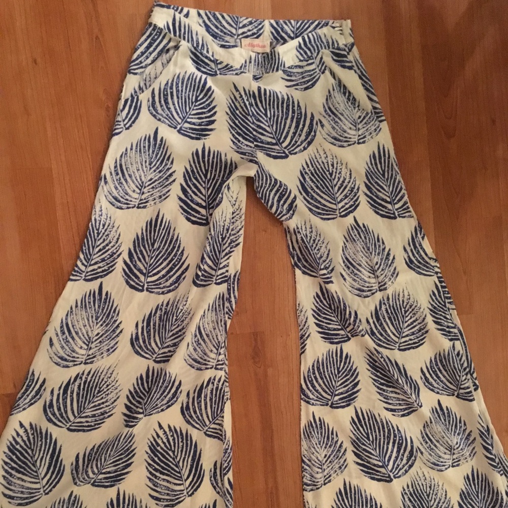 Alythea •••Leaf print pants