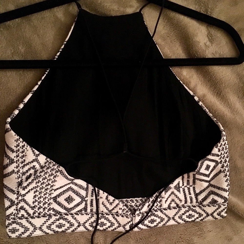 Nameless•••Geometric tribal Patterned Crop Top