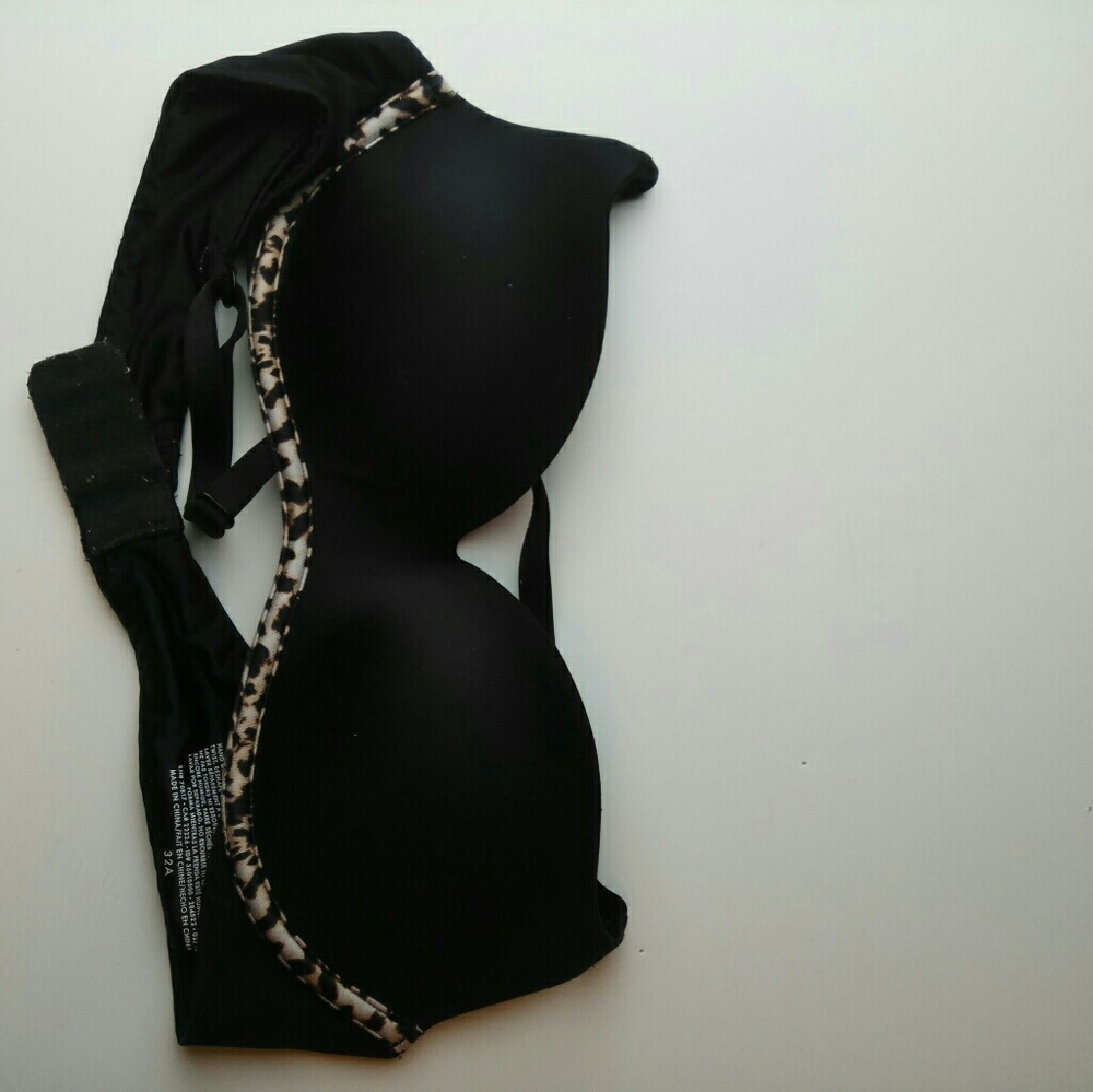 black, 1/2 cup VS bra