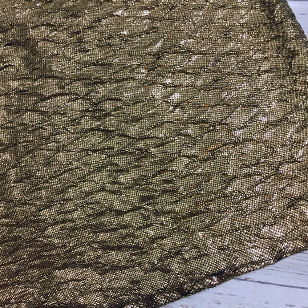 ❌SOLD❌BCBGeneration gold texture XS Mini Skirt - Picture 3 of 8