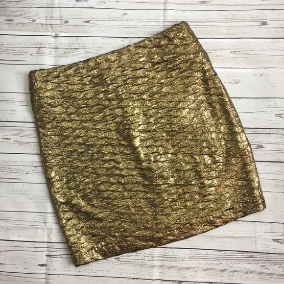 ❌SOLD❌BCBGeneration gold texture XS Mini Skirt - Picture 7 of 8
