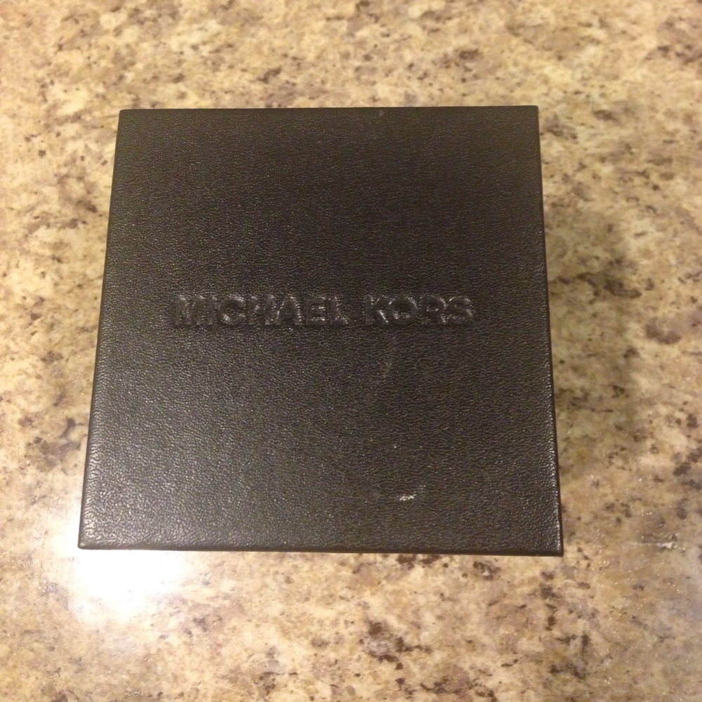 Michael kors white watch - Picture 4 of 5