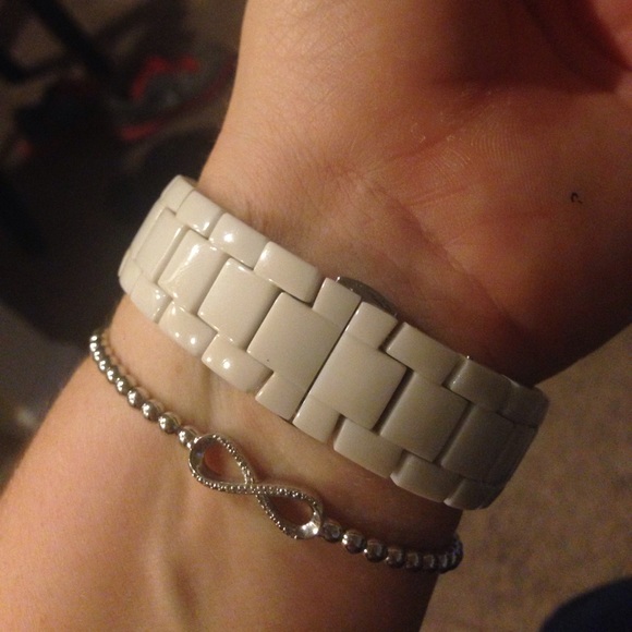 Michael kors white watch - Picture 3 of 5