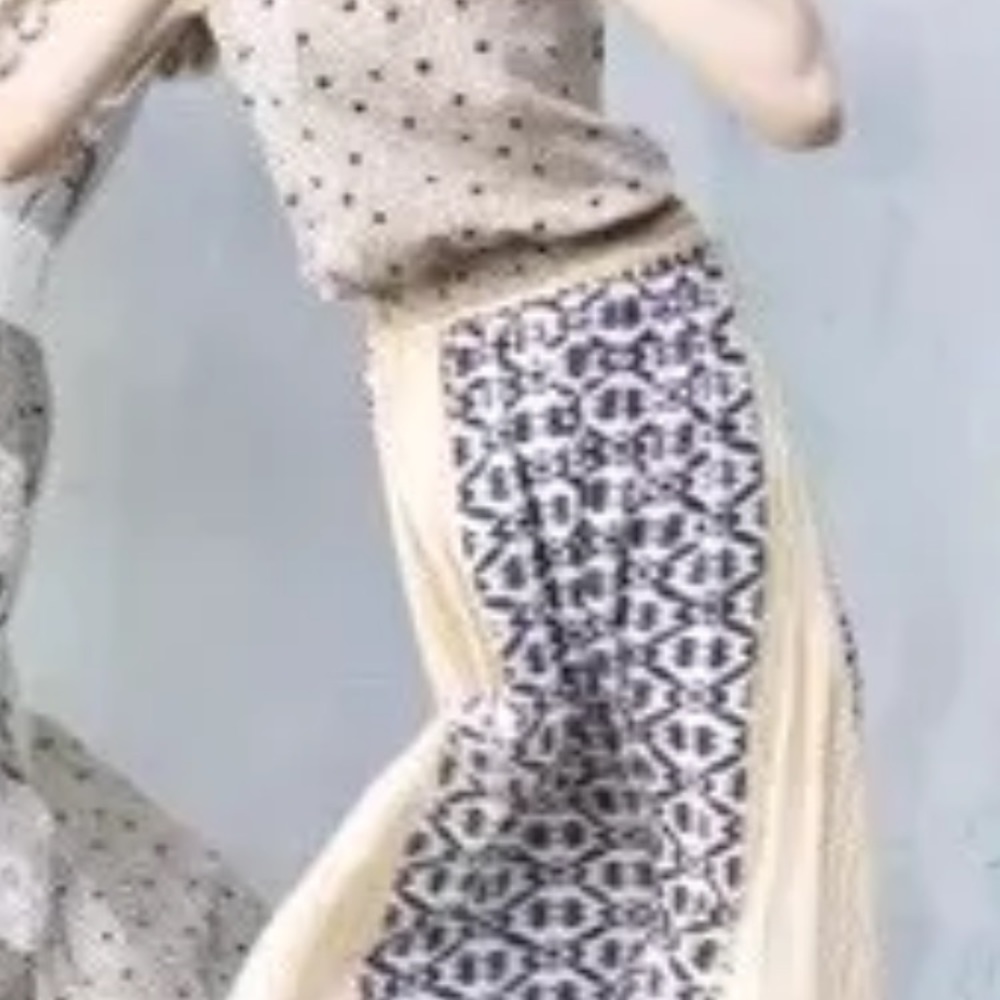 ISO Blouse and maxi in pic!