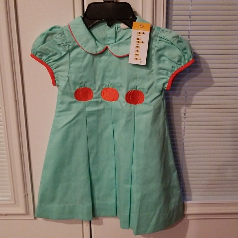 Brand new with tags sz 3 girls embroidered dress