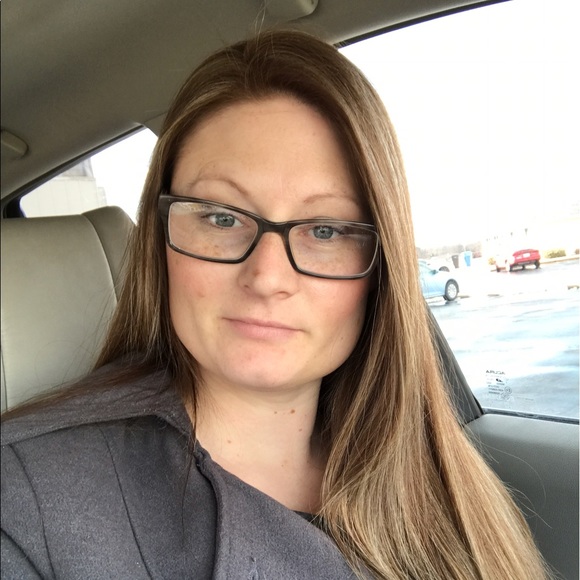 Meet your Posher, Brandy - Picture 1 of 1