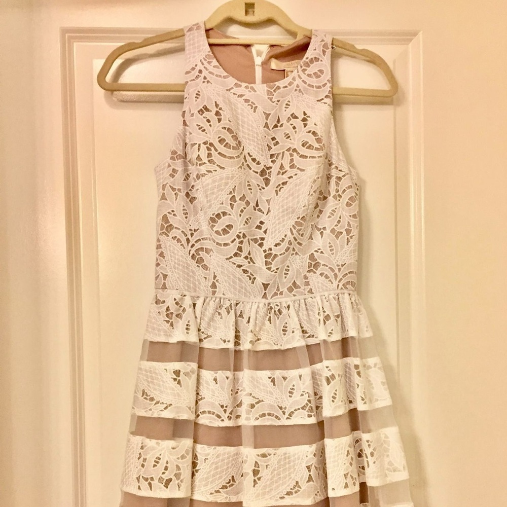 Aidan Mattox White/Nude Organza Lace, size 0