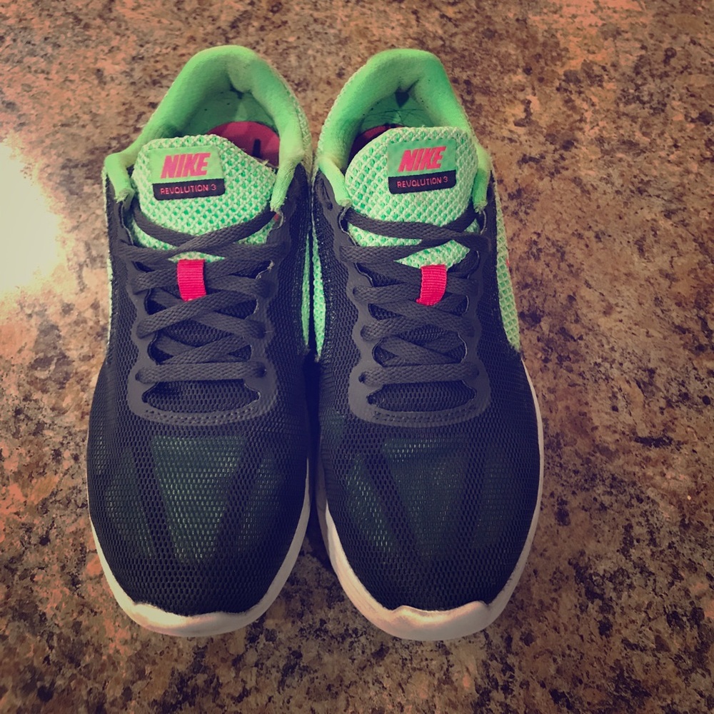 Nike Revolution 3