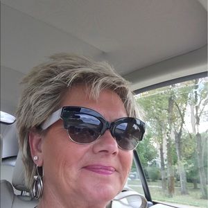 Meet your Posher, Donna