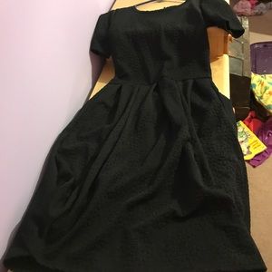 Small LuLaRoe Amelia- Black