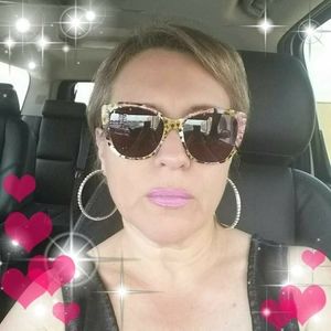 Meet your Posher, Maribel