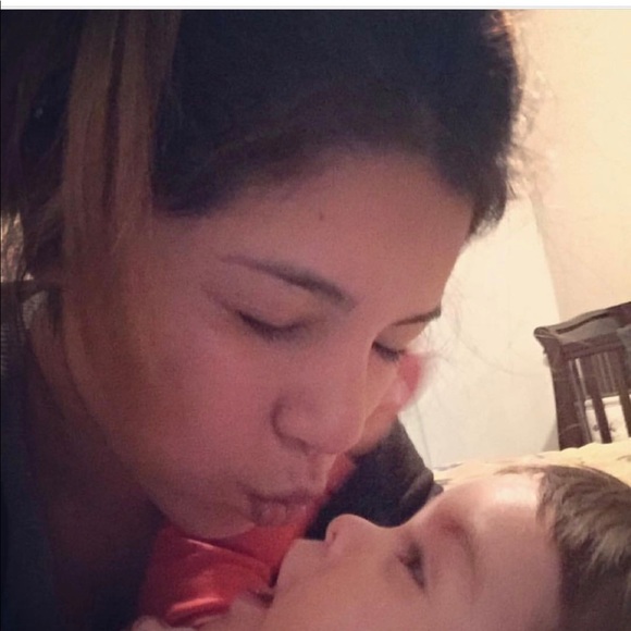 Meet your Posher, Jocelyn - Picture 2 of 6