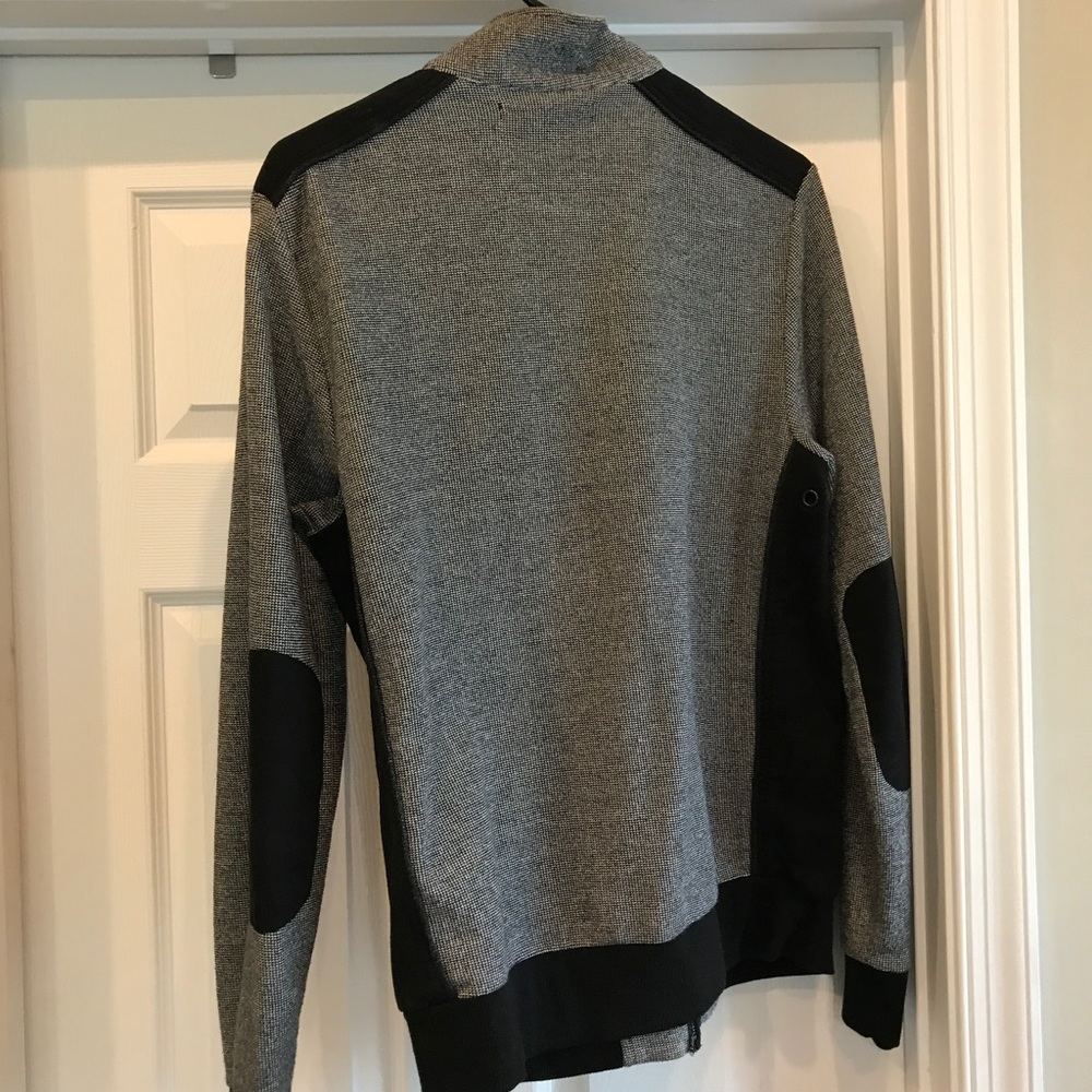Kenneth Cole sweater - Picture 2 of 2