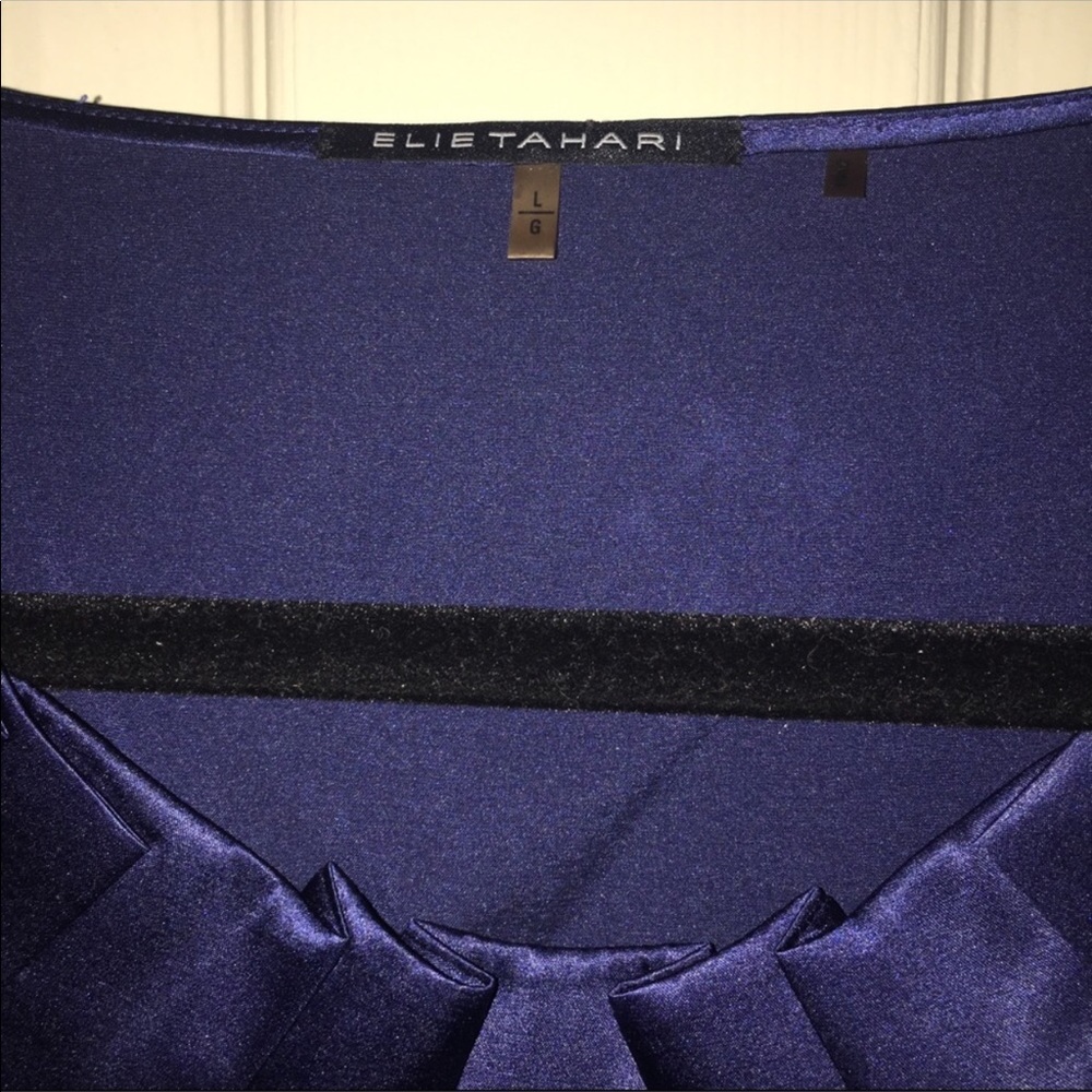 Elie Tahari navy blouse