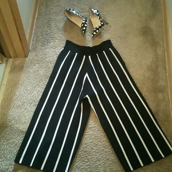 "Black & White Striped Cropped Pants" - Picture 1 of 2